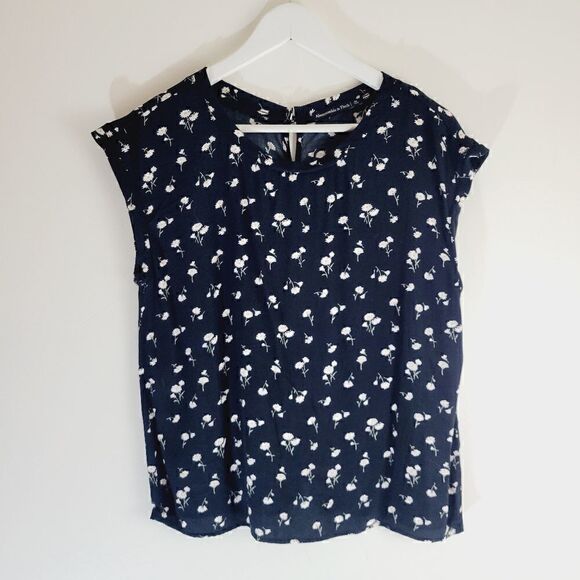 Abercrombie Buttoned-Back Daisies Blouse - Picture 2 of 7